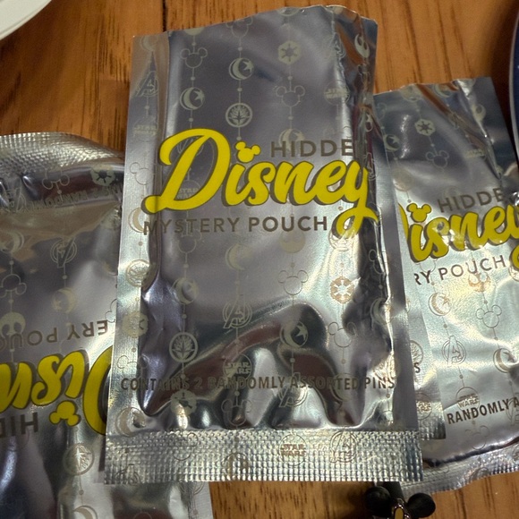 Disneyland Hidden Mickey 2023 Cast Pin. Fantasia  series Broom Completer pin - Picture 3 of 3